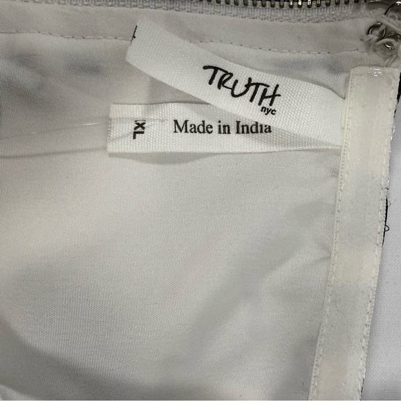 Graffiti Print Truth NYC White Black Satin Cami Crop Top XL - Picture 6 of 8